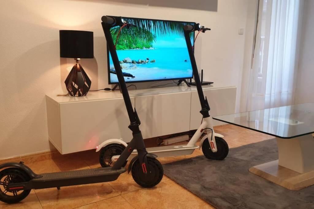 Apartment Playa Cura 150M + Electric Scooters Торевиеха Екстериор снимка